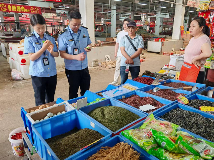 筑牢“放心吃”安全防線！成都召開農(nóng)產(chǎn)品批發(fā)市場監(jiān)管現(xiàn)場會