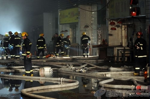 上海最大農產品批發市場突發火災，致6人遇難，安全警鐘再鳴