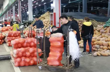 貴陽(yáng)農(nóng)產(chǎn)品物流園首日開(kāi)業(yè)創(chuàng)佳績(jī) 食用農(nóng)產(chǎn)品批發(fā)交易額突破2000萬(wàn)